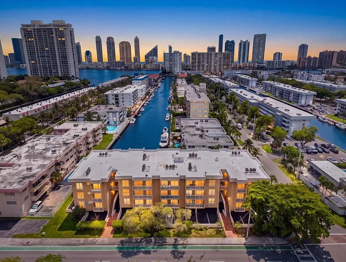17051 NE 35TH Avenue # 307, North Miami Beach, FL 33160