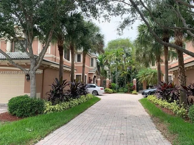 2800 Kinsington Cir, Weston, FL 33332 photo 3