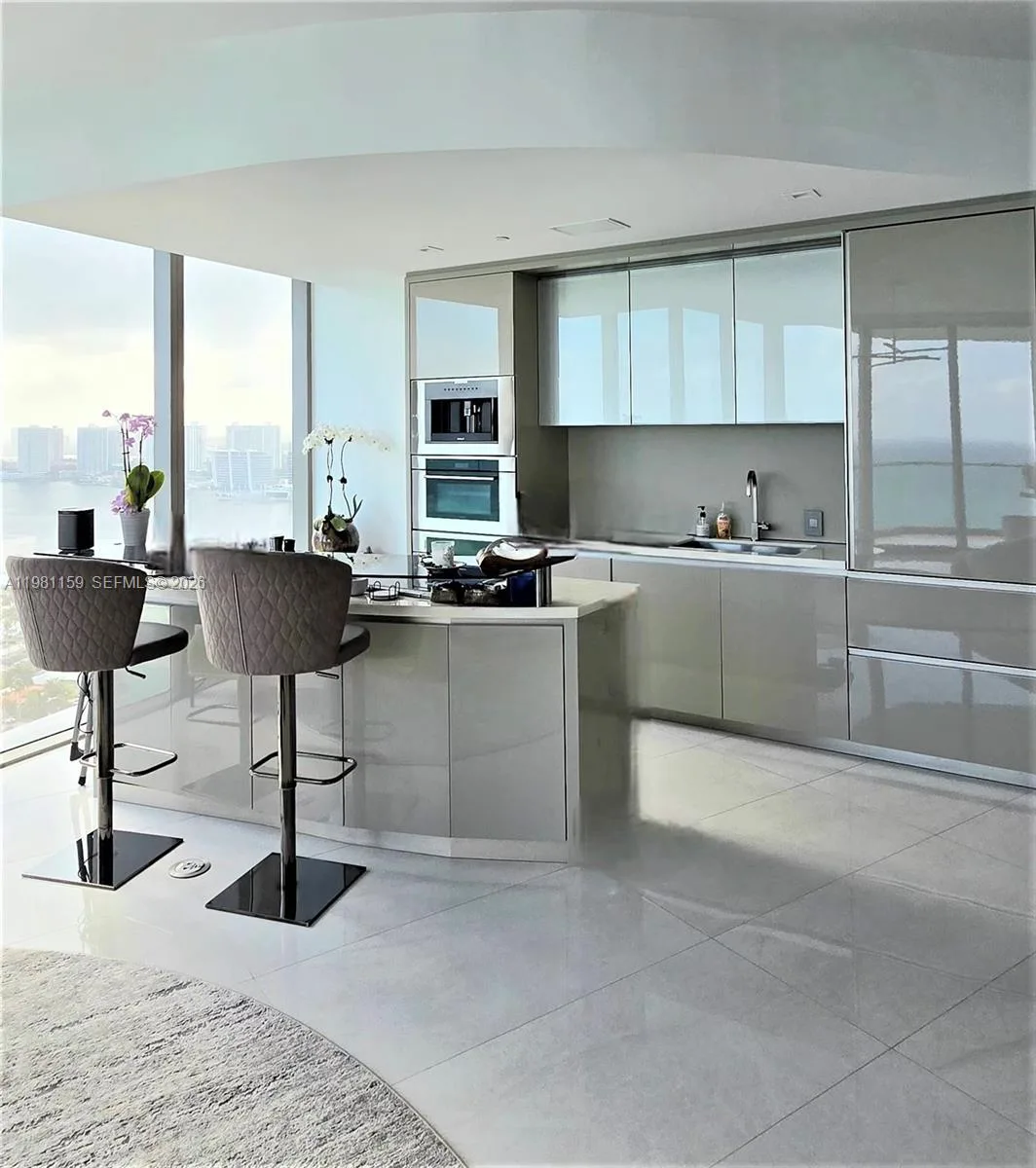 18975 Collins Ave # 2504, Sunny Isles Beach, FL 33160 photo 4