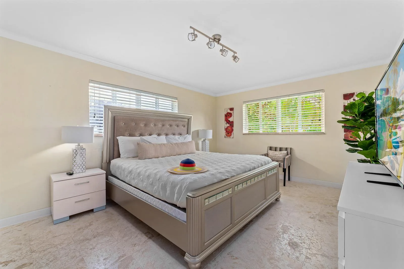 2757 NE 14TH Avenue, Wilton Manors, FL 33334 photo 12