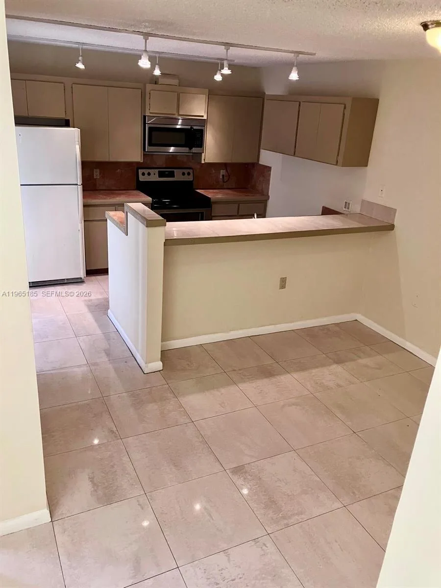 2610 26th way, West Palm Beach, FL 33407 photo 2