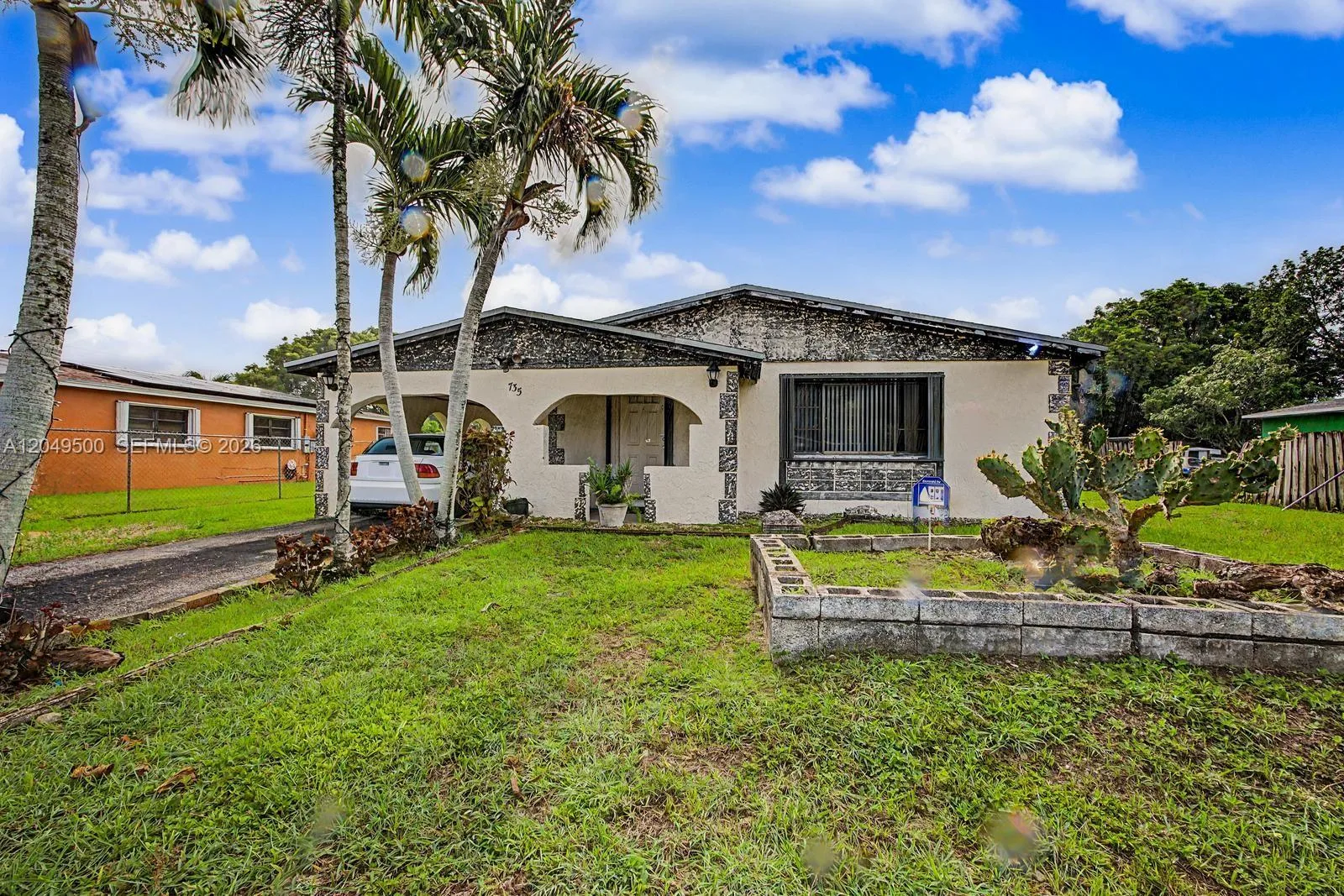 735 NW 8th Ct, Florida City, FL 33034 photo 2
