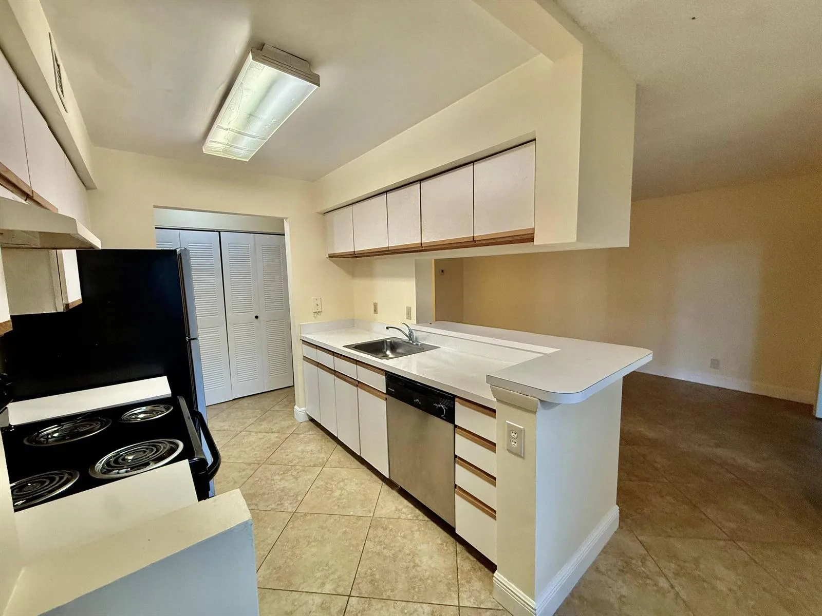 9777 Westview Drive # 1113, Coral Springs, FL 33076