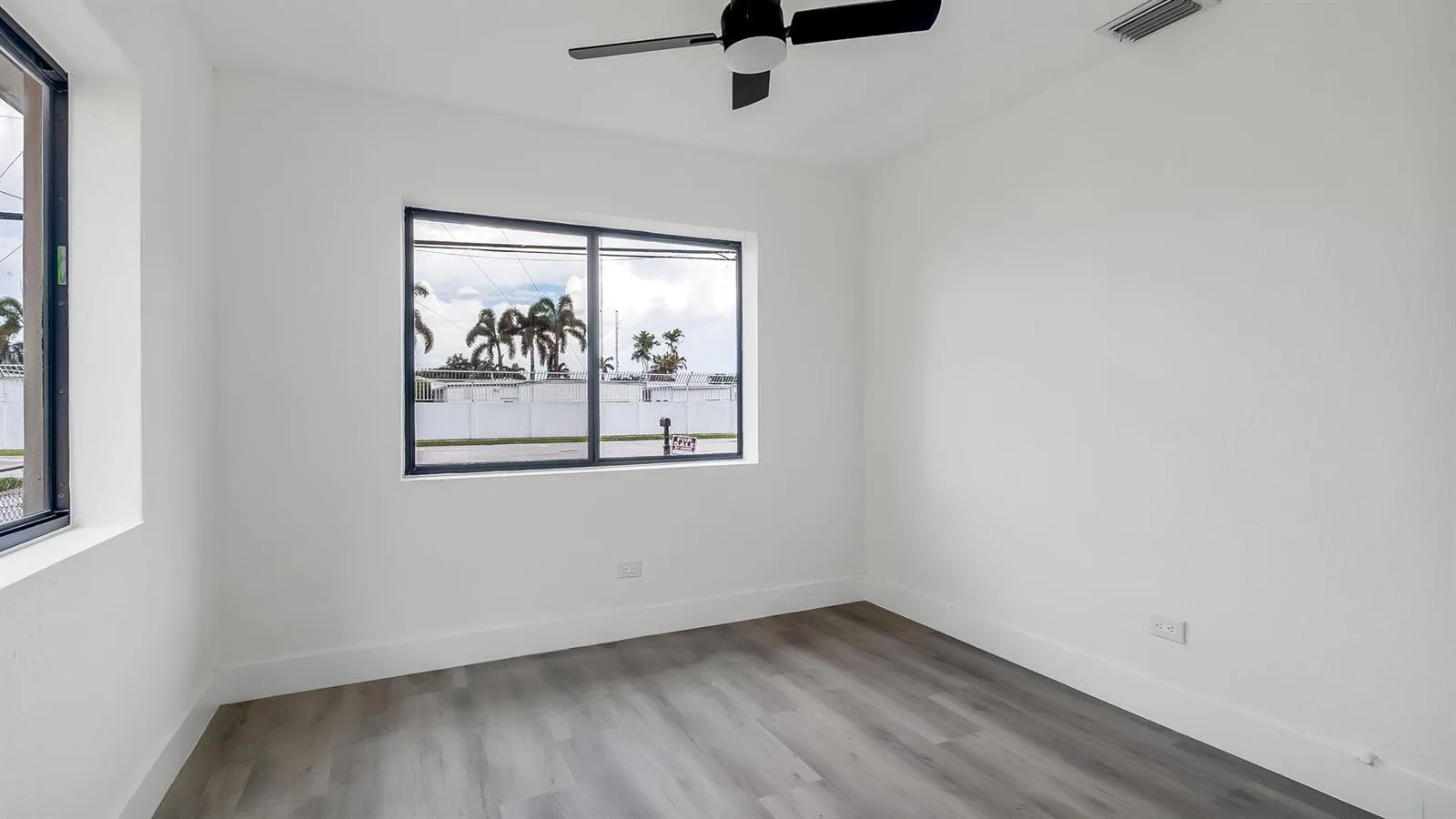 5015 SW 25TH Street, West Park, FL 33023 photo 11