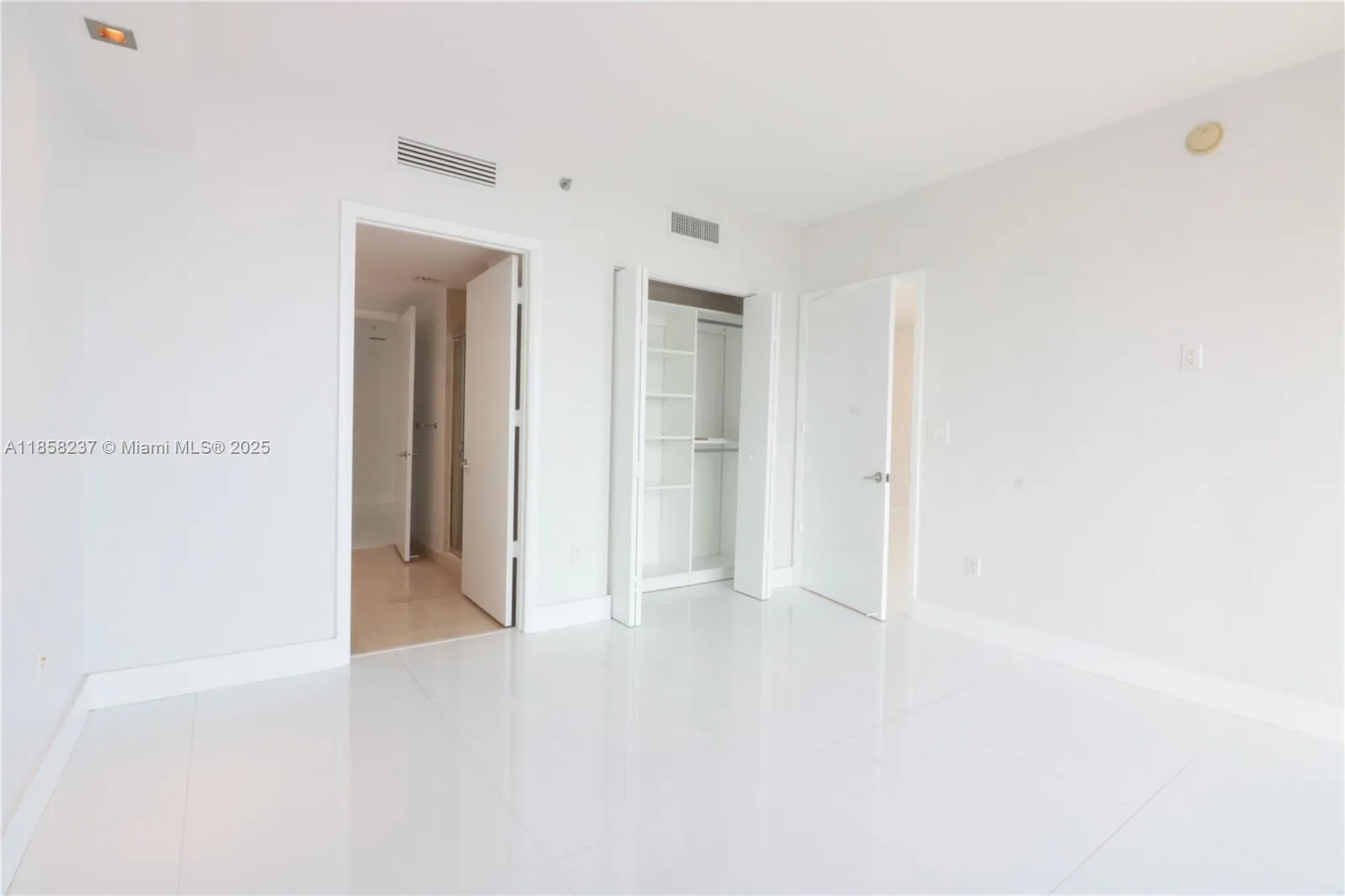495 Brickell Ave # 4005, Miami, FL 33131 photo 13