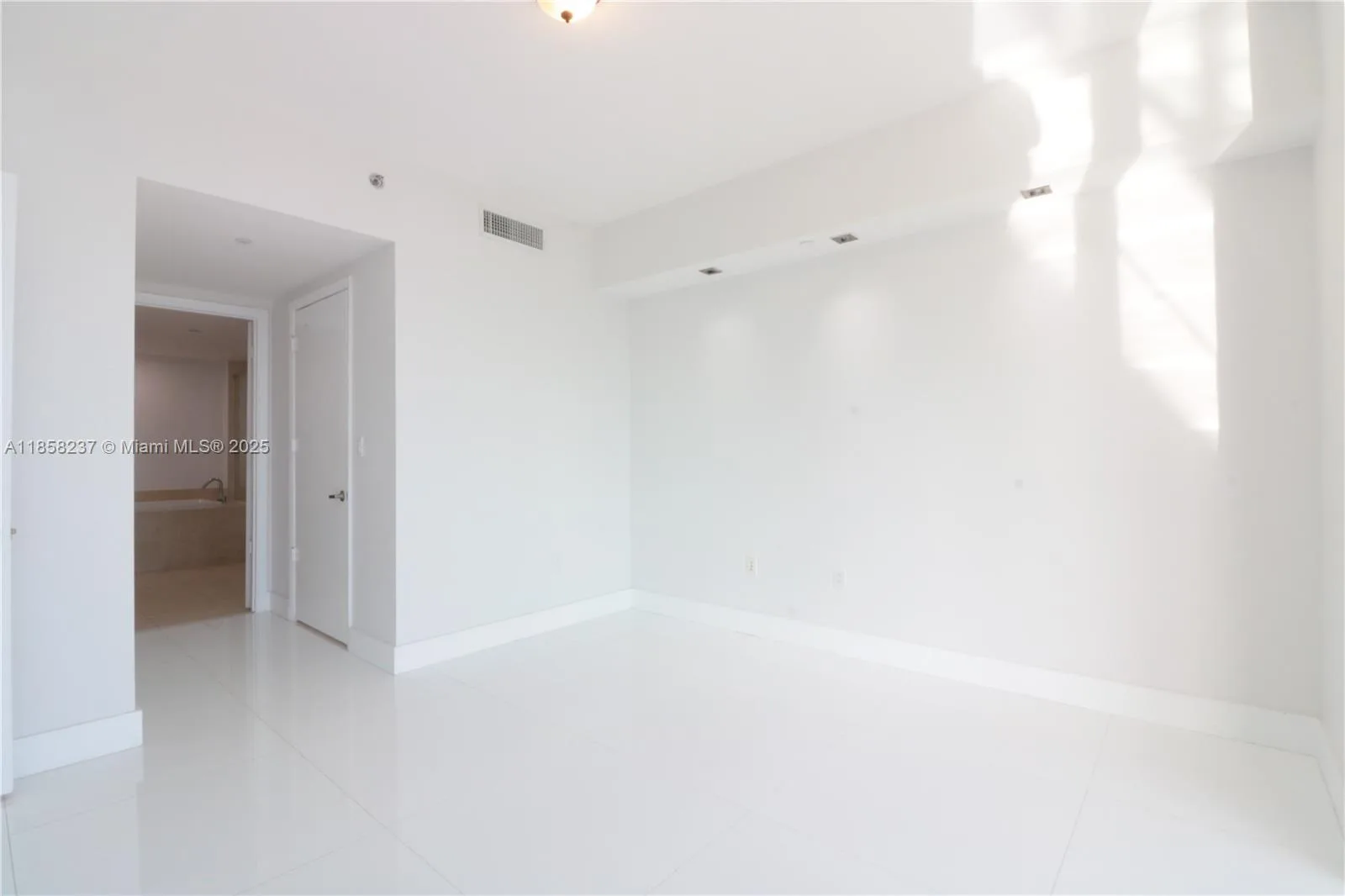 495 Brickell Ave # 4005, Miami, FL 33131 photo 4