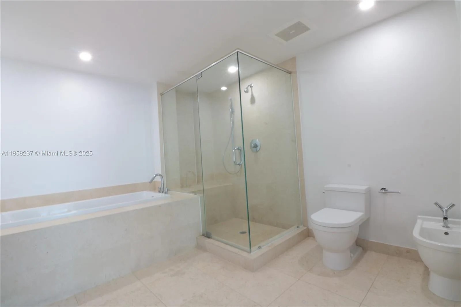 495 Brickell Ave # 4005, Miami, FL 33131 photo 9
