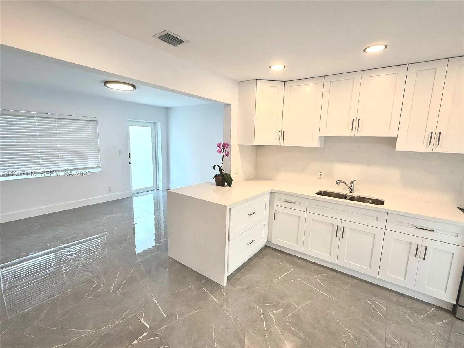 1357 SW 22nd Ter, Fort Lauderdale, FL 33312 — zdjęcie 3