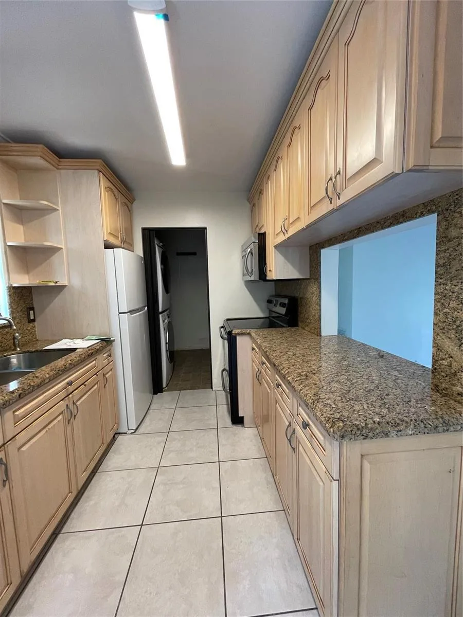 6101 NW 18th Street, Margate, FL 33063 photo 12