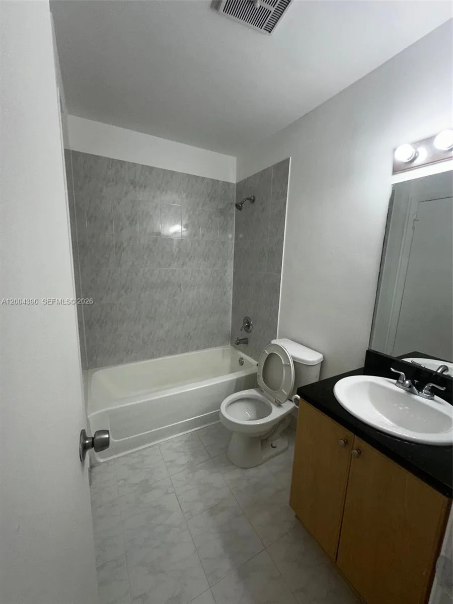 7220 NW 179th St # 201, Hialeah, FL 33015 photo 5