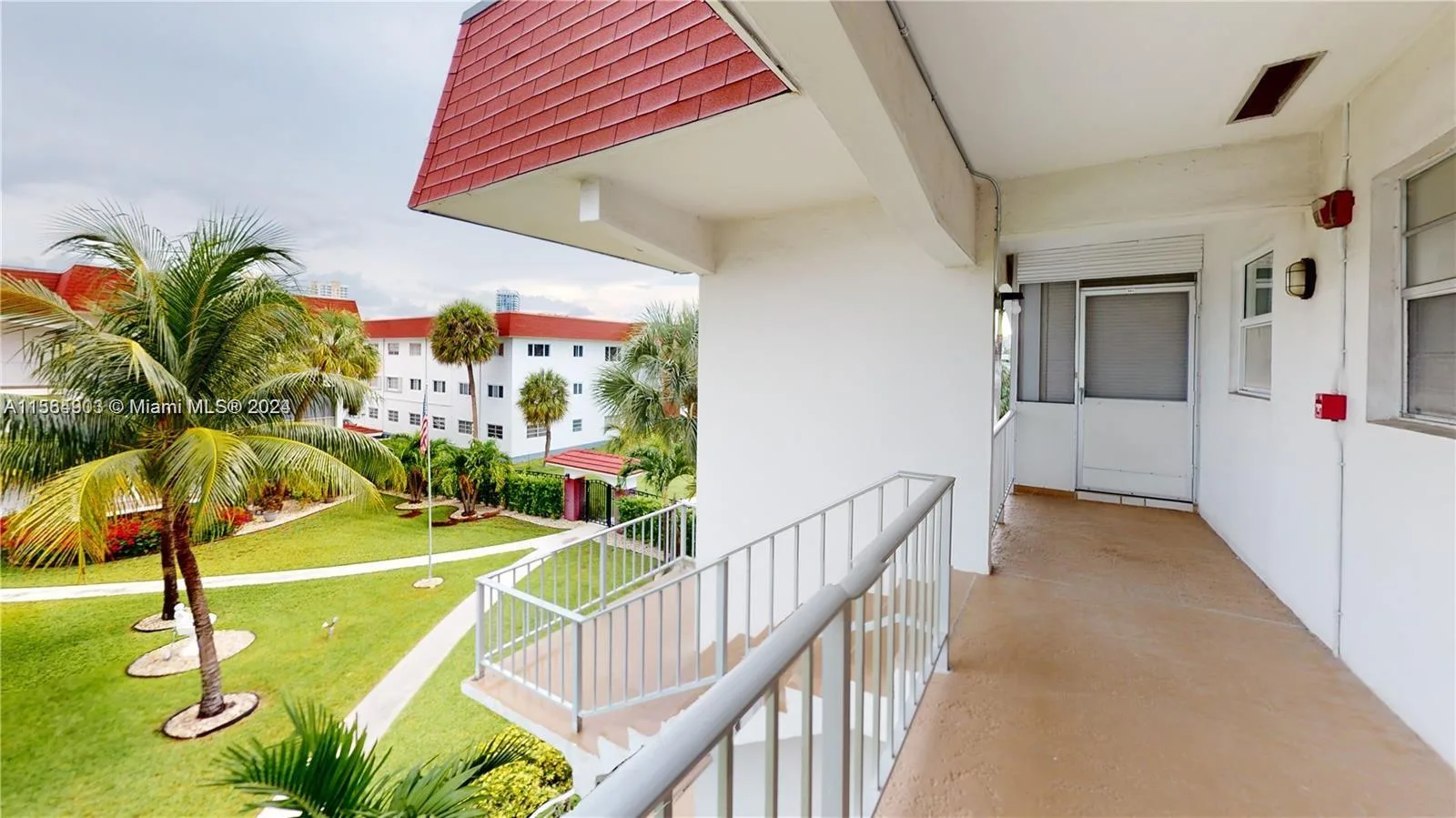 580 Egret Dr # 302, Hallandale Beach, FL 33009 photo 10