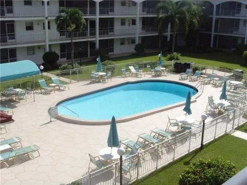 580 Egret Dr # 302, Hallandale Beach, FL 33009 photo 11