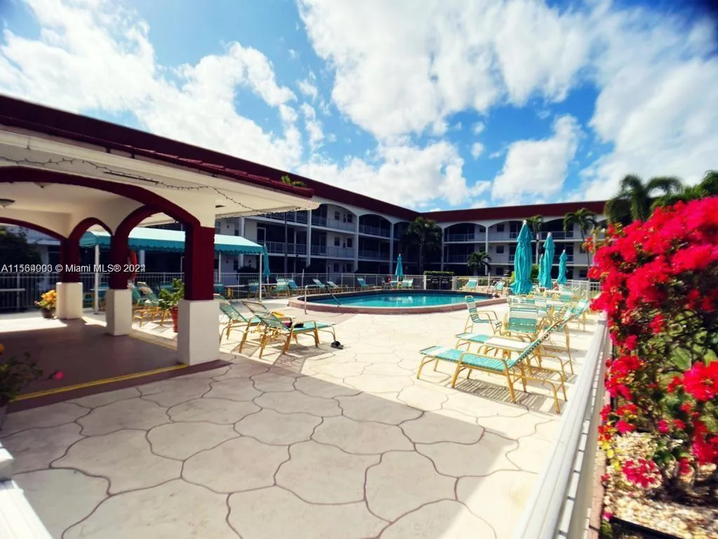 580 Egret Dr # 302, Hallandale Beach, FL 33009 photo 6