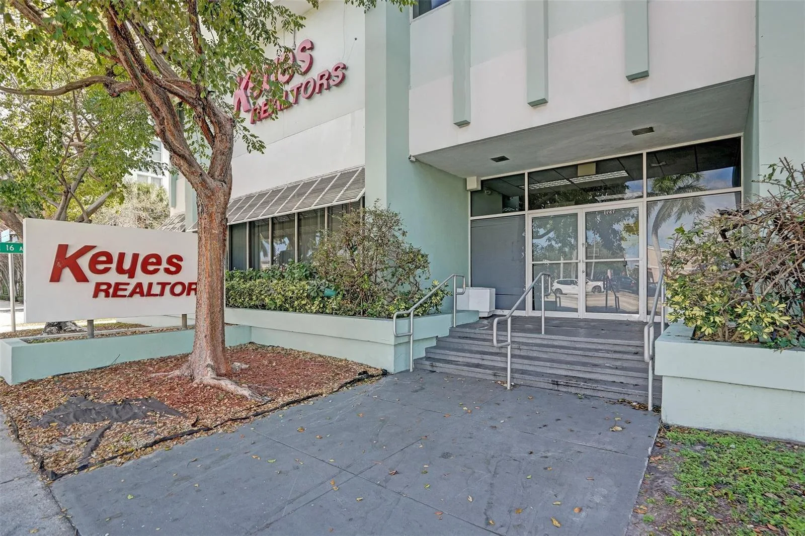 1520 E Sunrise, Fort Lauderdale, FL 33304 photo 2
