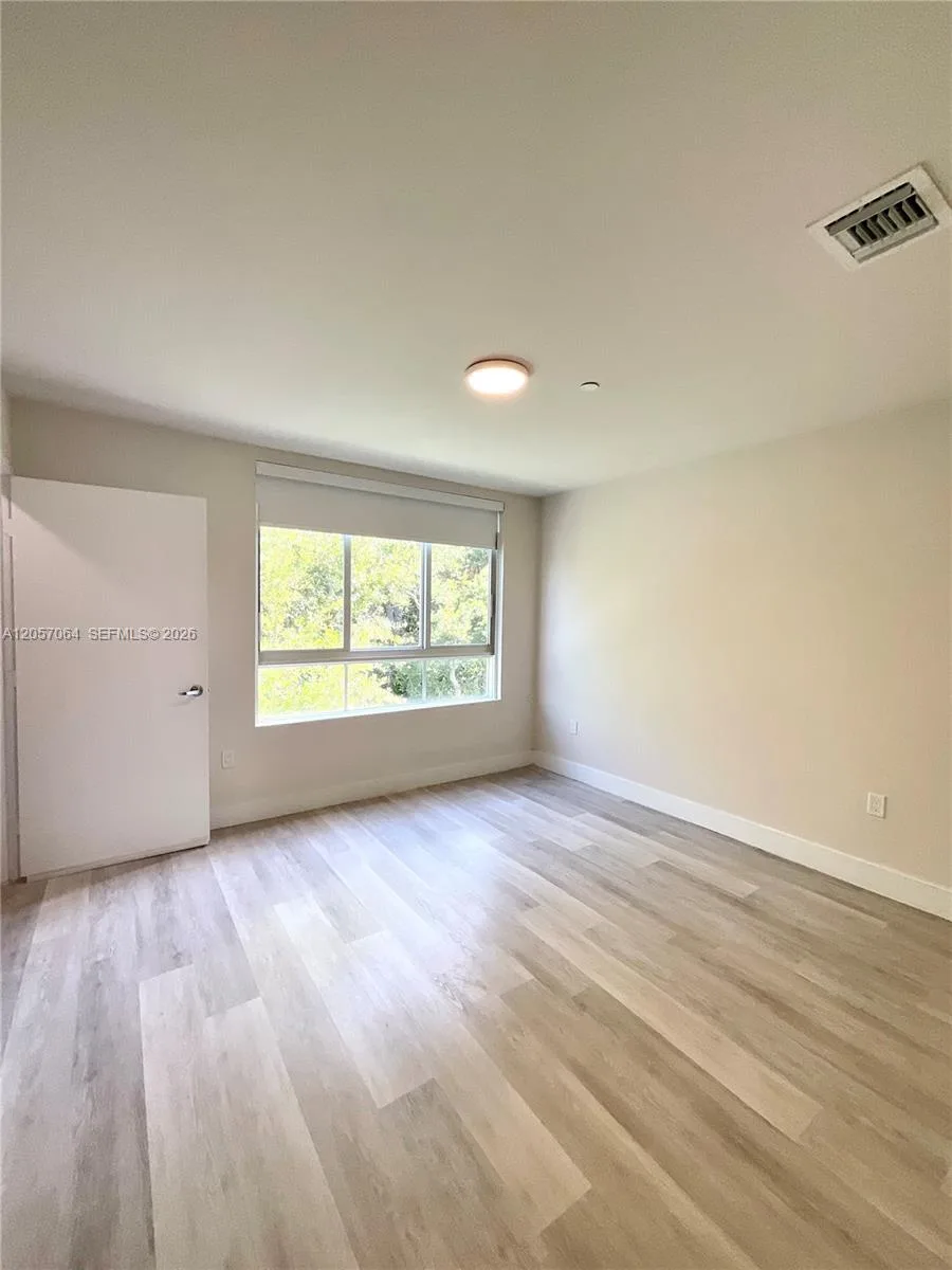 2555 NE 193rd St # 2206, Miami, FL 33180 photo 13