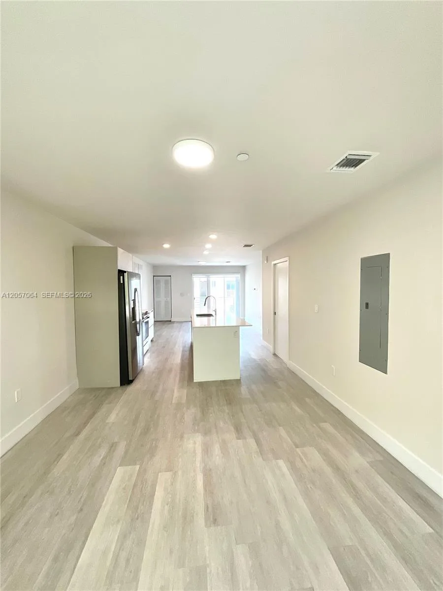 2555 NE 193rd St # 2206, Miami, FL 33180 photo 9