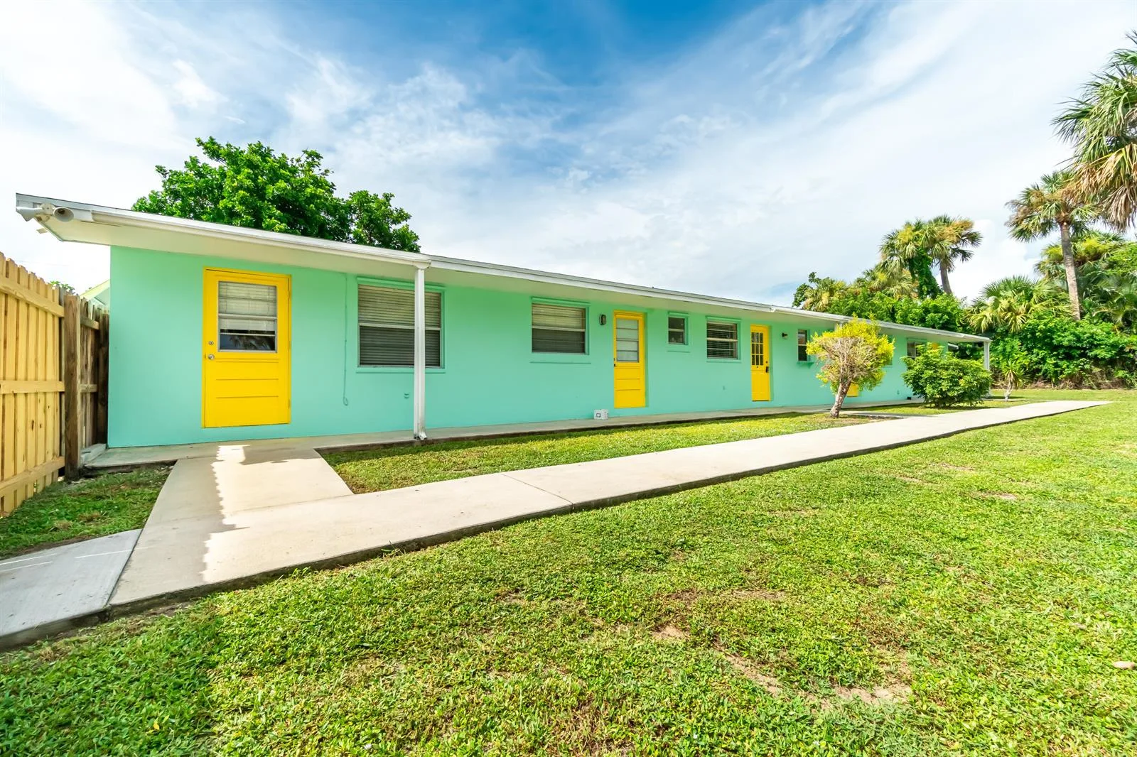 2546 NE Hickory Avenue # B Efficiency, Jensen Beach, FL 34957 photo 2