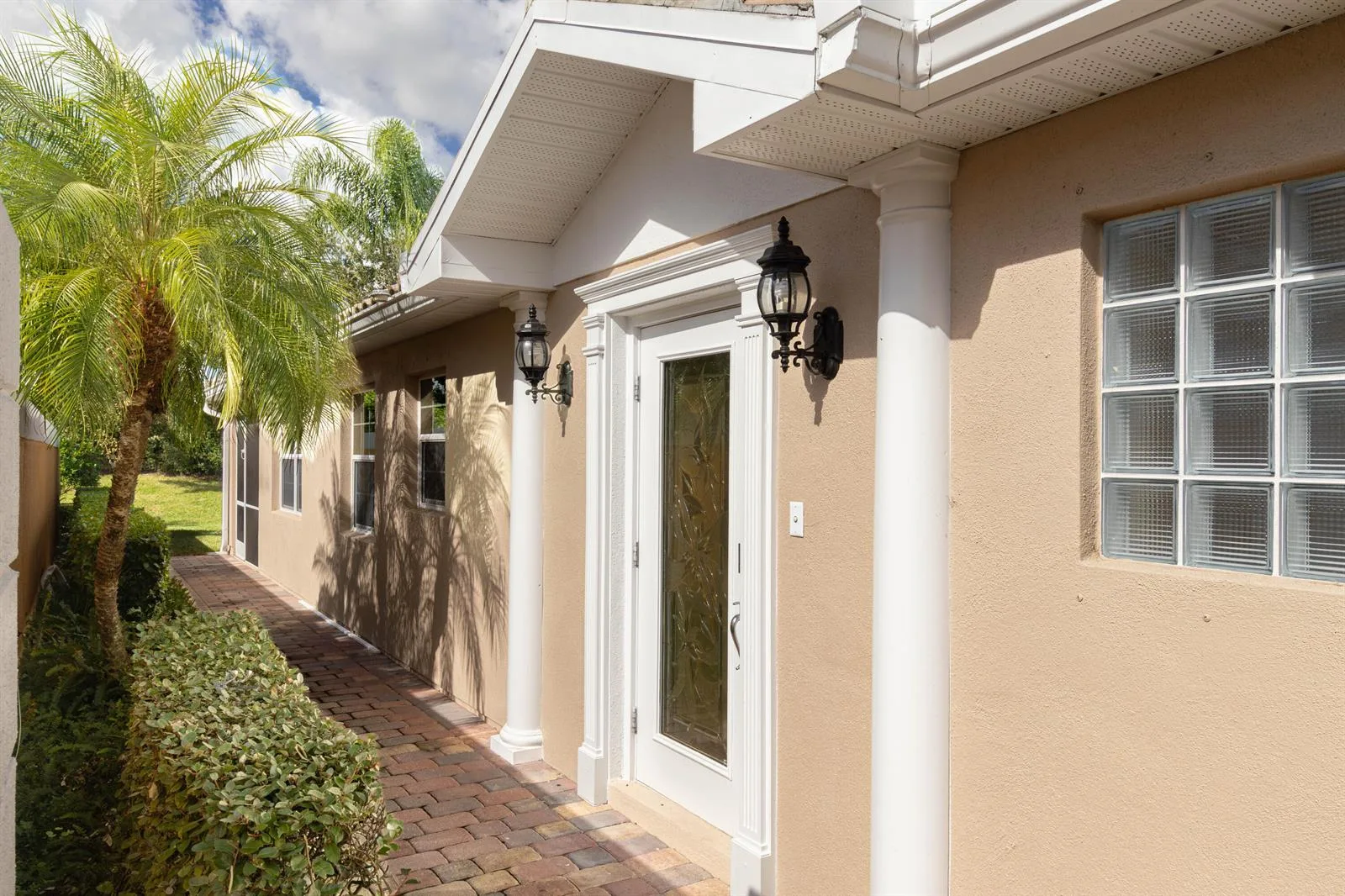 5009 Corsica Square, Vero Beach, FL 32967 photo 2
