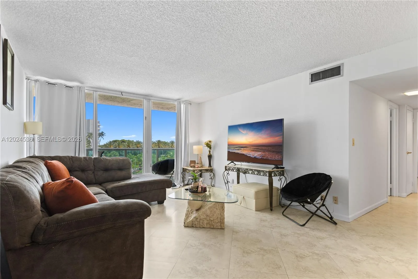 100 Bayview Dr # 307, Sunny Isles Beach, FL 33160 photo 4