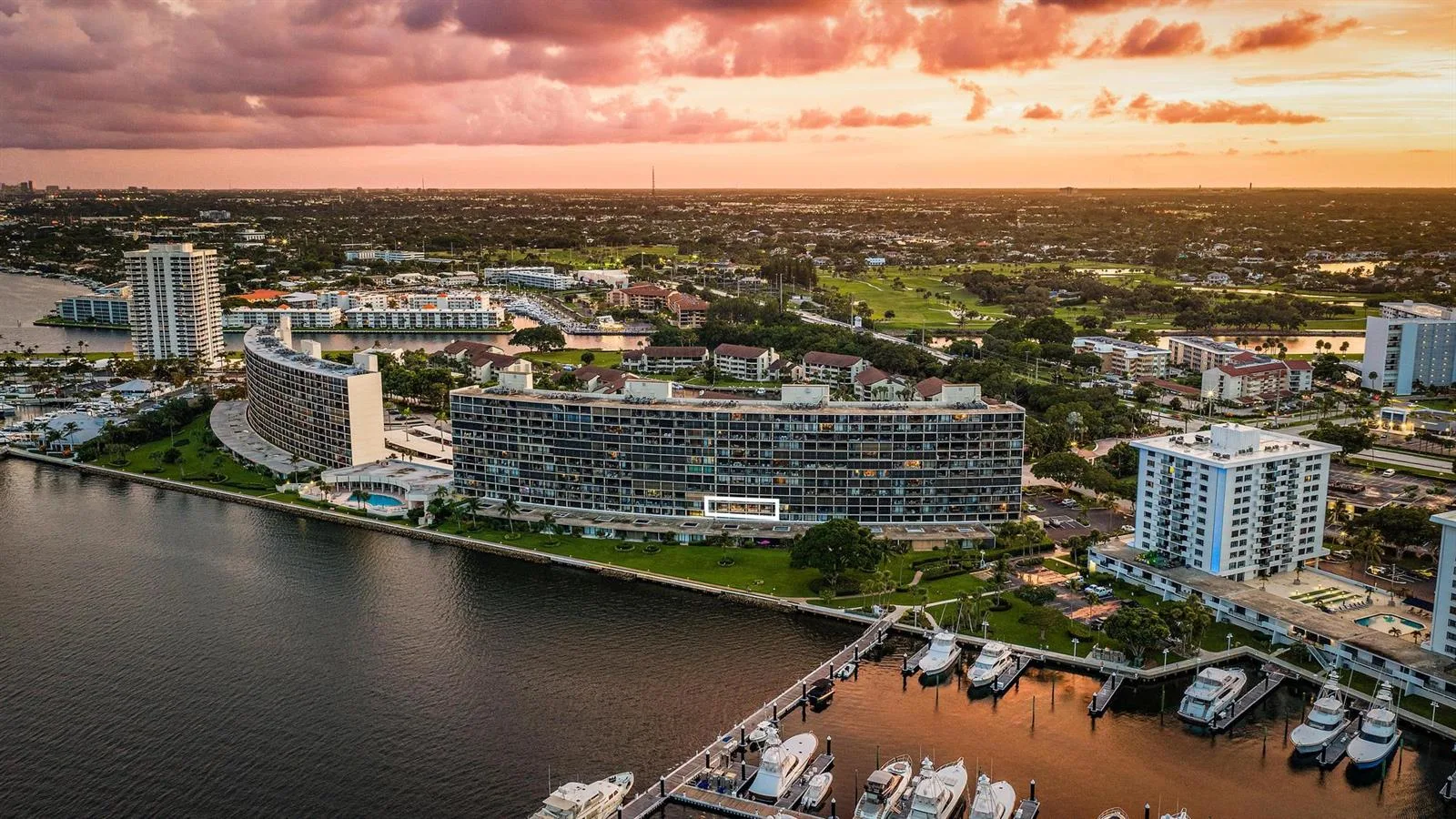 134 LAKESHORE Drive # 316, North Palm Beach, FL 33408