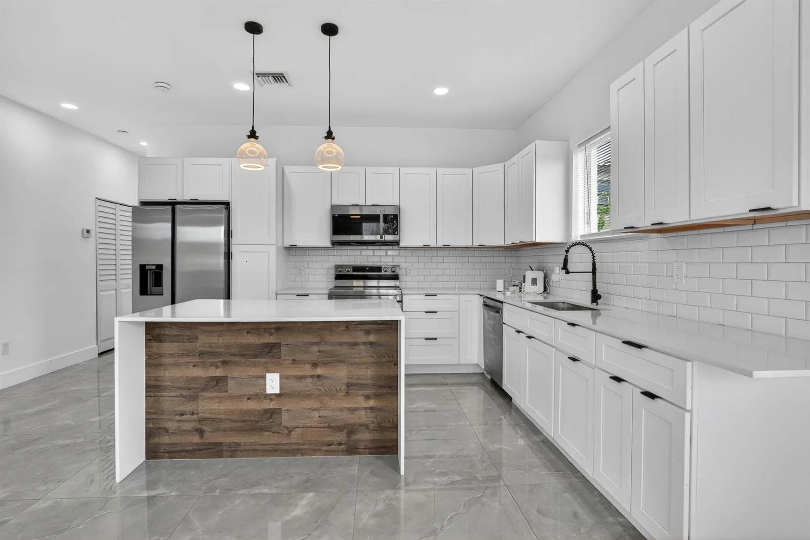 655 NW 24TH Avenue, Fort Lauderdale, FL 33311 photo 5