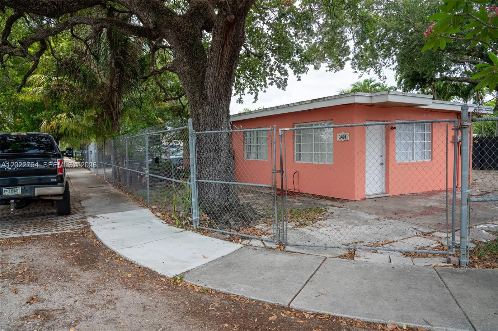 3401 NW 15th St, Miami, FL 33125
