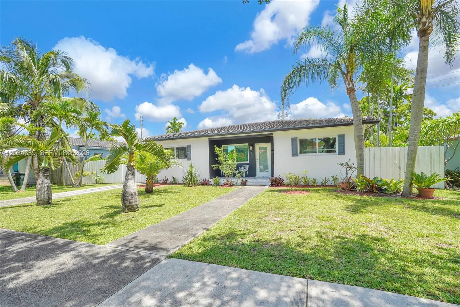240 Nahkoda Dr, Miami Springs, FL 33166