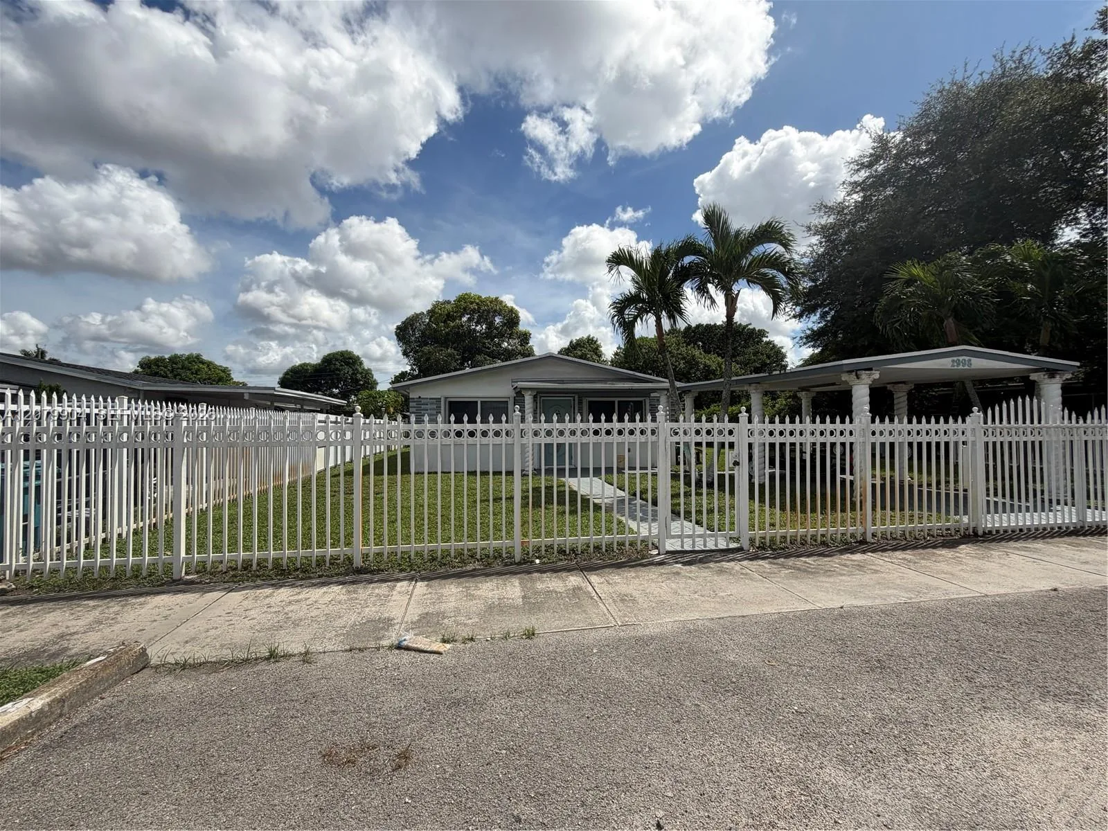 2998 NW 94th St # 2998, Miami, FL 33147