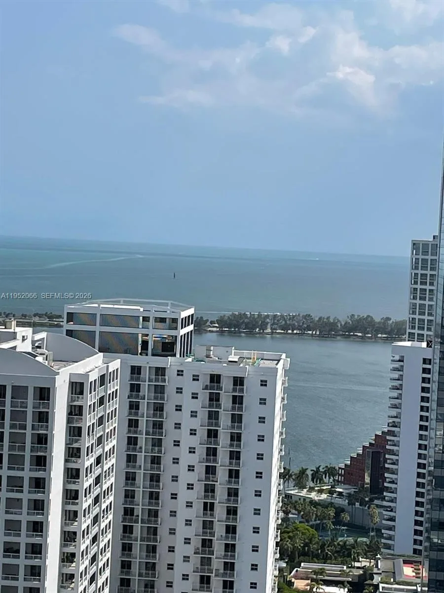 1200 Brickell Bay Dr # 3921, Miami, FL 33131