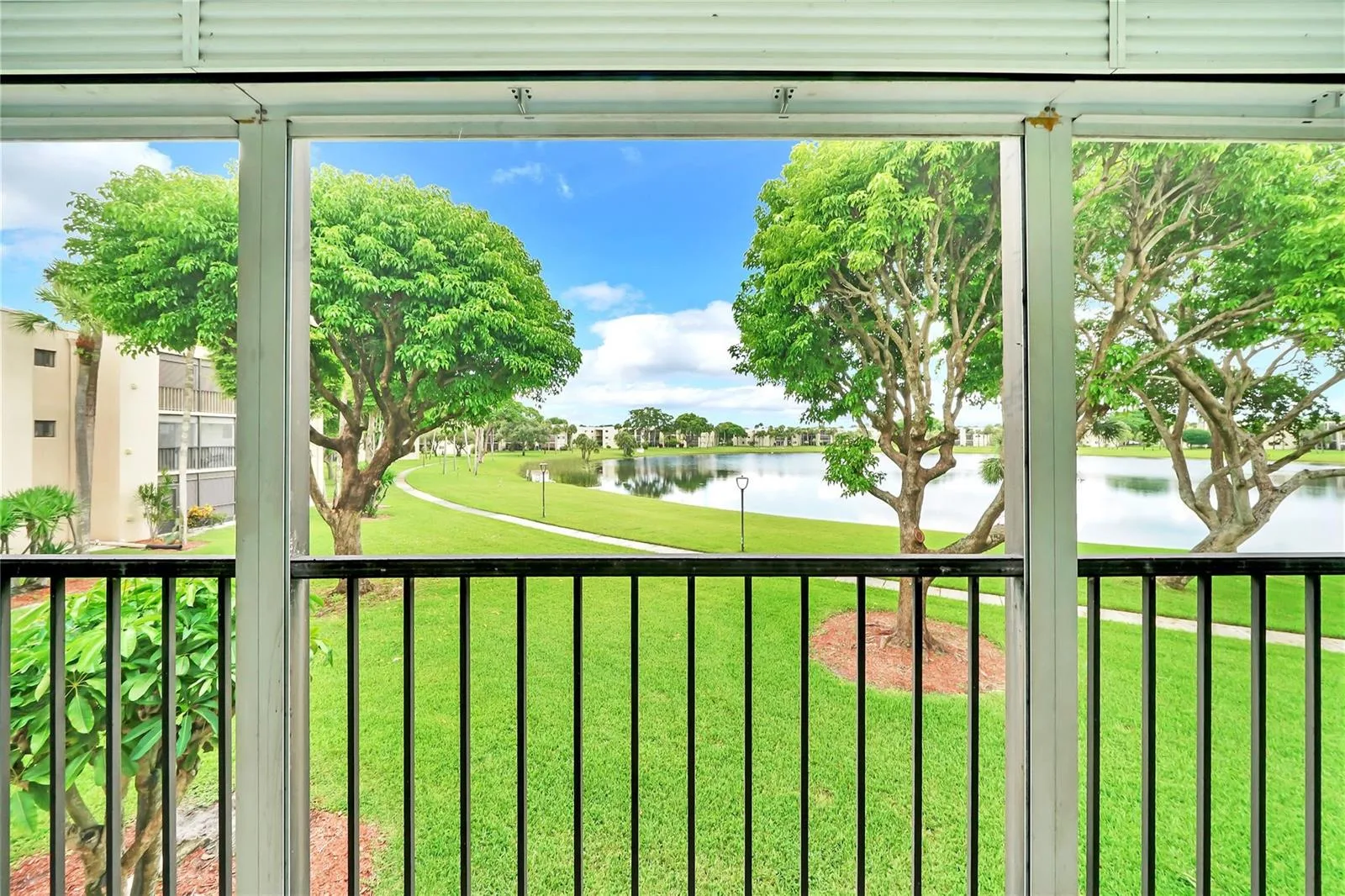 5250 Las Verdes Circle # 212, Delray Beach, FL 33484
