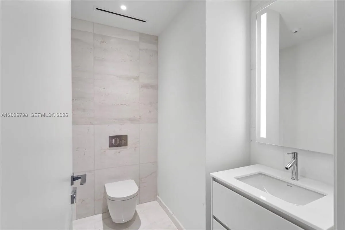 300 Biscayne Blvd Way # 4609, Miami, FL 33131 photo 6