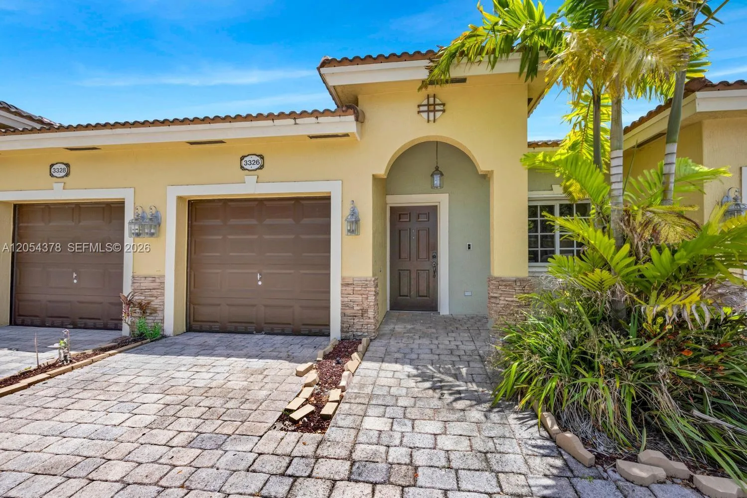 3326 NE 11th Dr, Homestead, FL 33033 photo 2