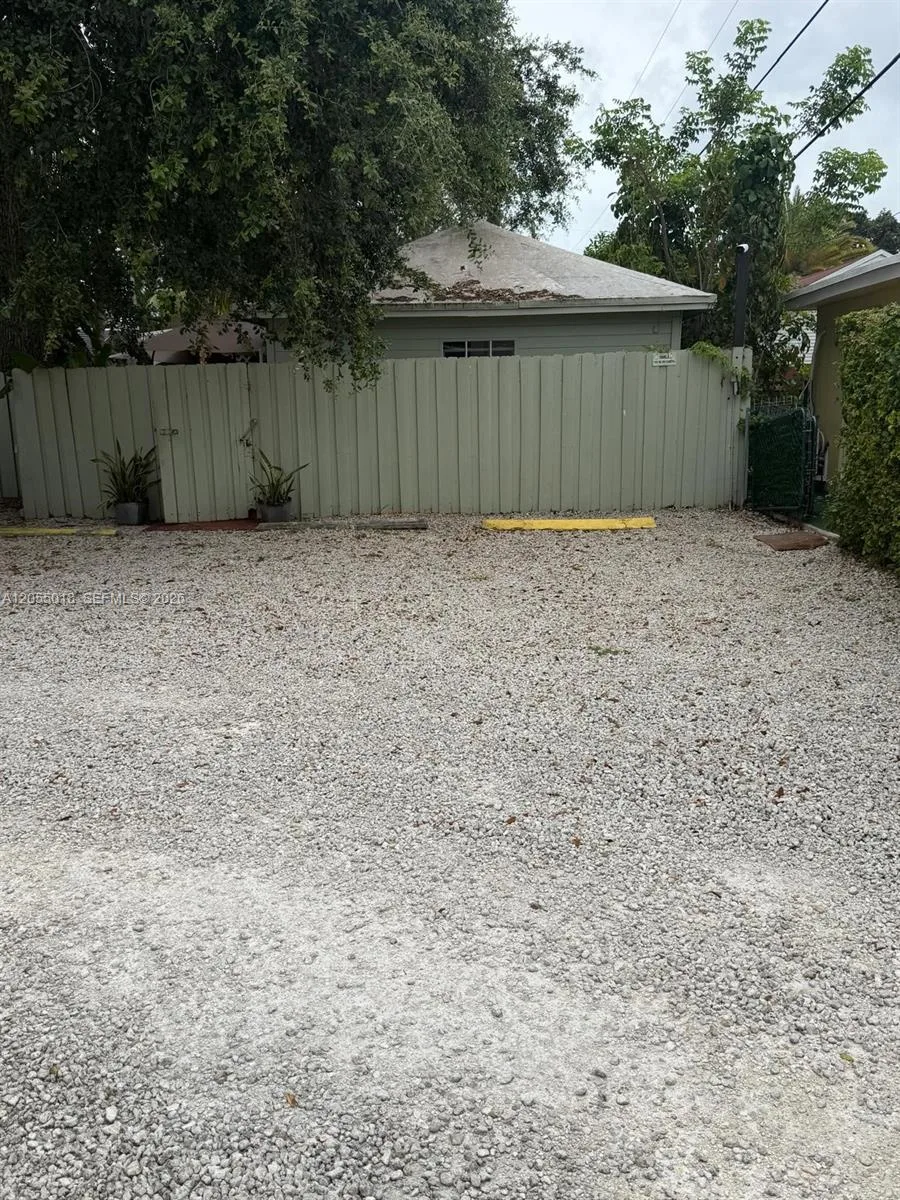 4152 SW 13th St # 7, Miami, FL 33134 photo 2