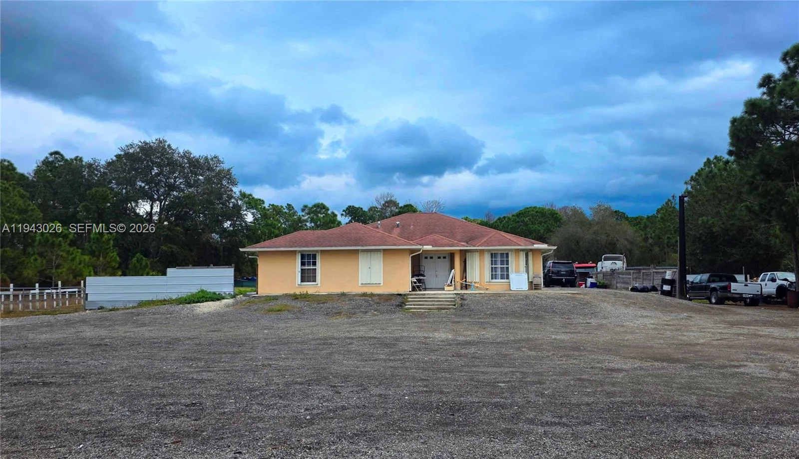 355 N Lindero ST, Clewiston, FL 33440 photo 2