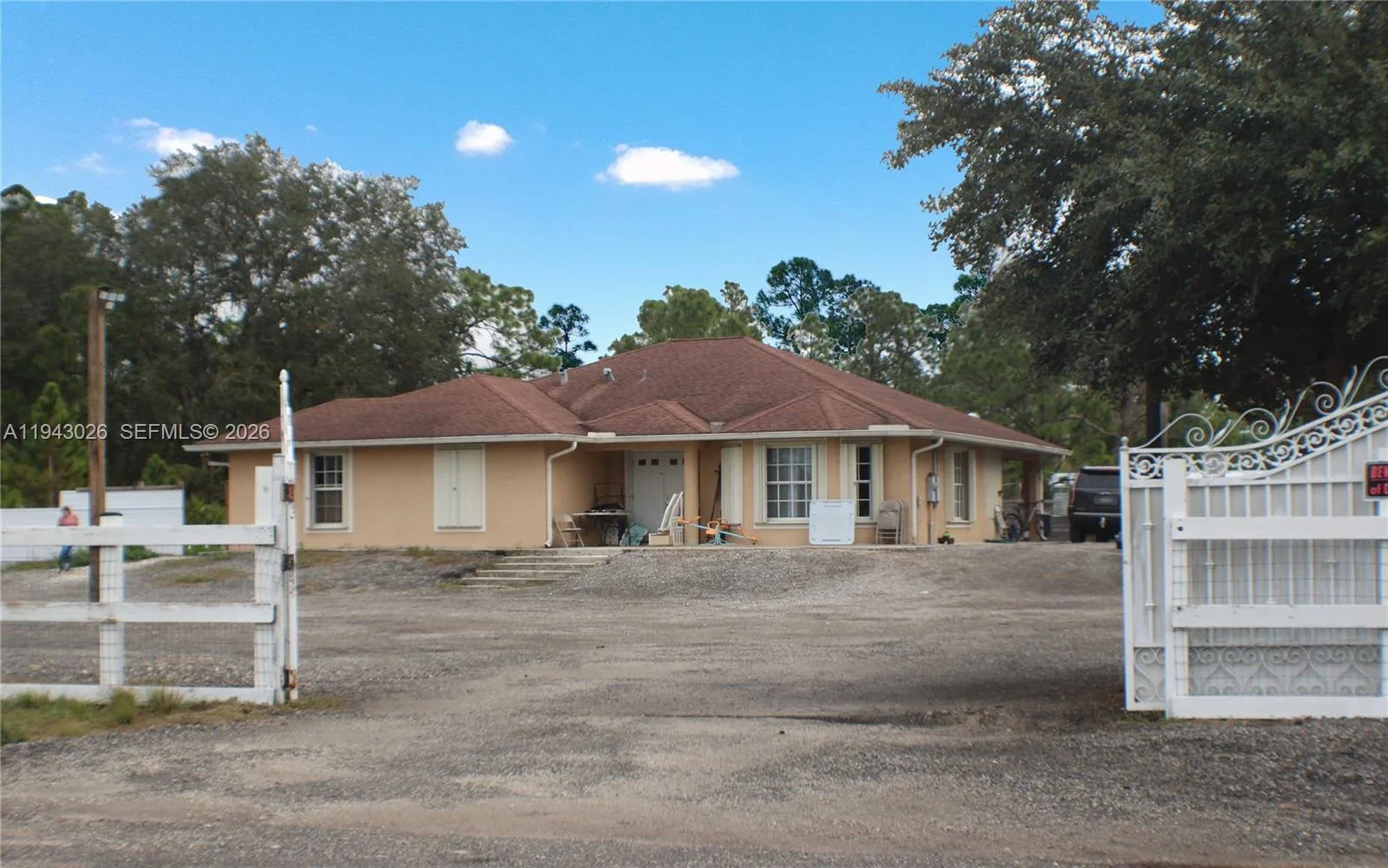 355 N Lindero ST, Clewiston, FL 33440 photo 5