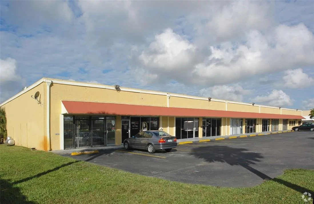 1609 NW 38th Avenue, Lauderhill, FL 33311 photo 3