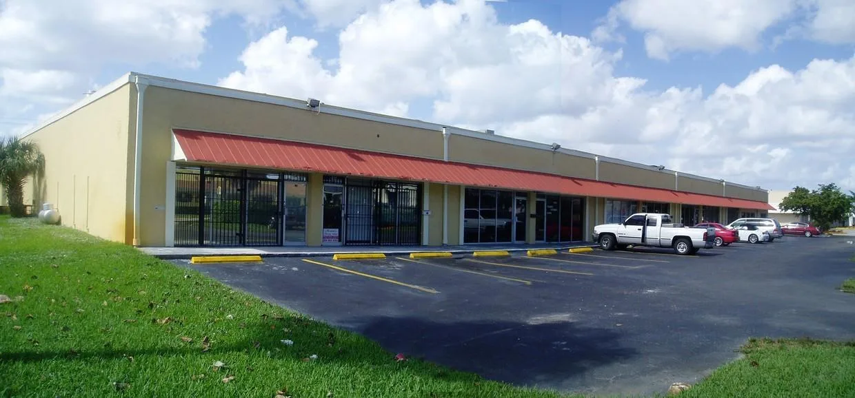 1609 NW 38th Avenue, Lauderhill, FL 33311 photo 4
