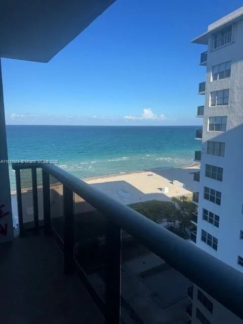 6039 Collins Ave # 1516, Miami Beach, FL 33140