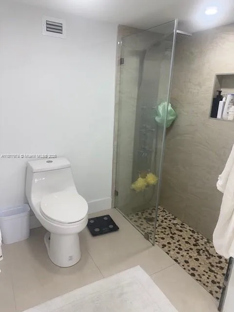 6039 Collins Ave # 1516, Miami Beach, FL 33140 photo 11