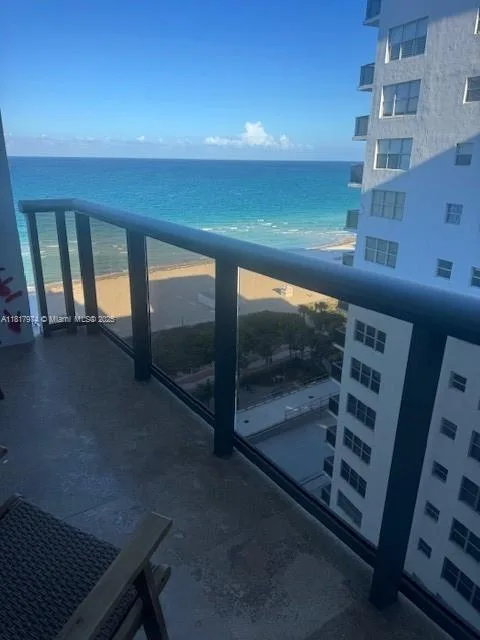 6039 Collins Ave # 1516, Miami Beach, FL 33140 photo 2