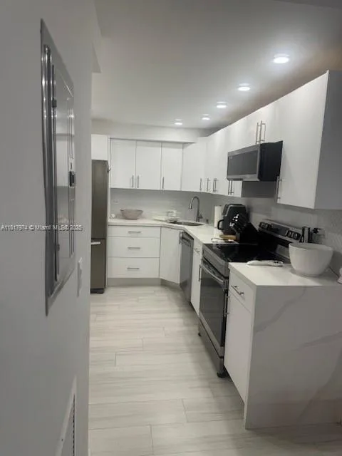 6039 Collins Ave # 1516, Miami Beach, FL 33140 photo 7