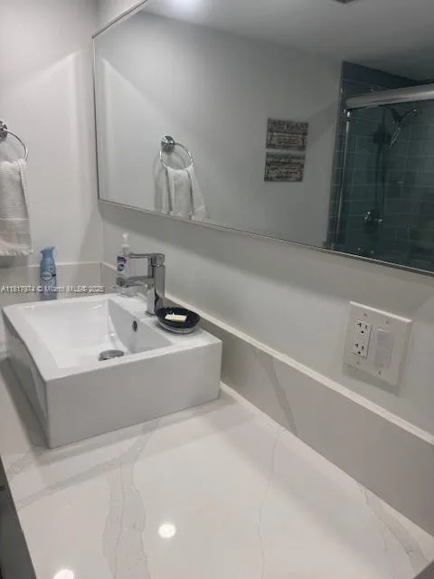 6039 Collins Ave # 1516, Miami Beach, FL 33140 photo 9