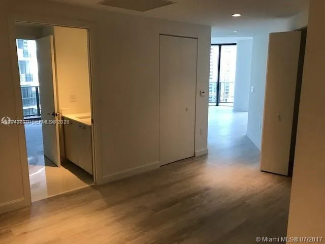 55 SW 9th St # 2103, Miami, FL 33130 photo 2