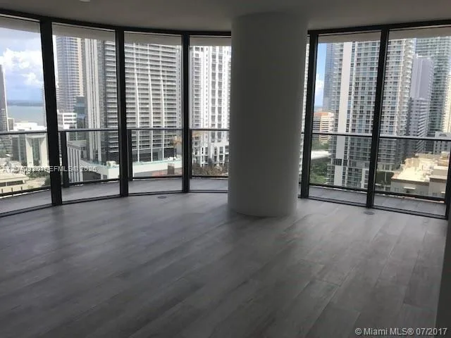 55 SW 9th St # 2103, Miami, FL 33130 photo 5