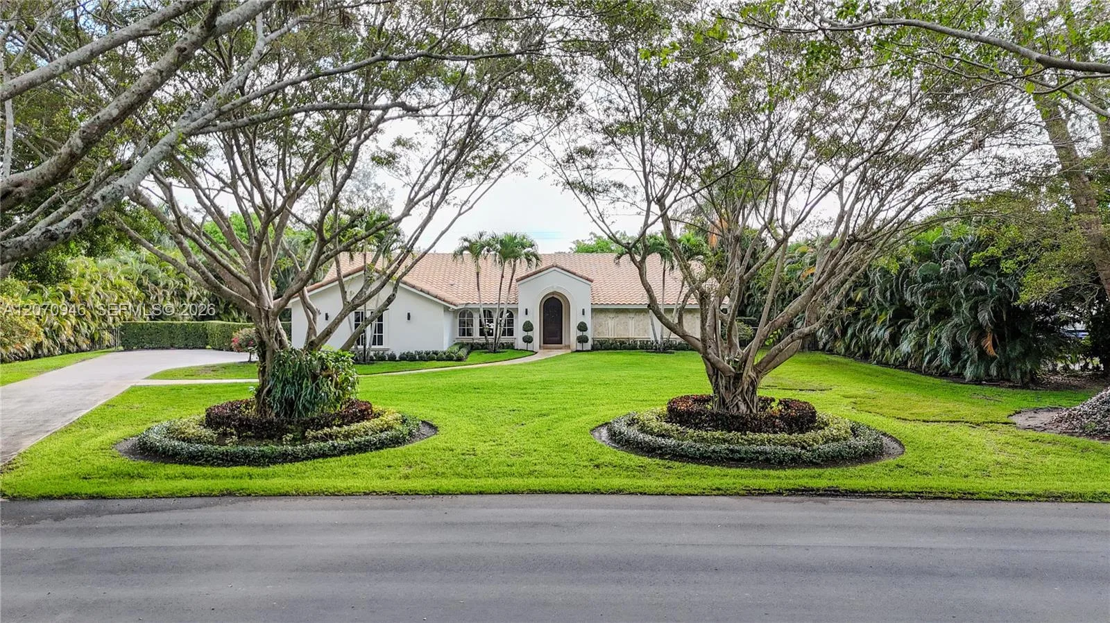 8134 Twin Lake Dr, Boca Raton, FL 33496