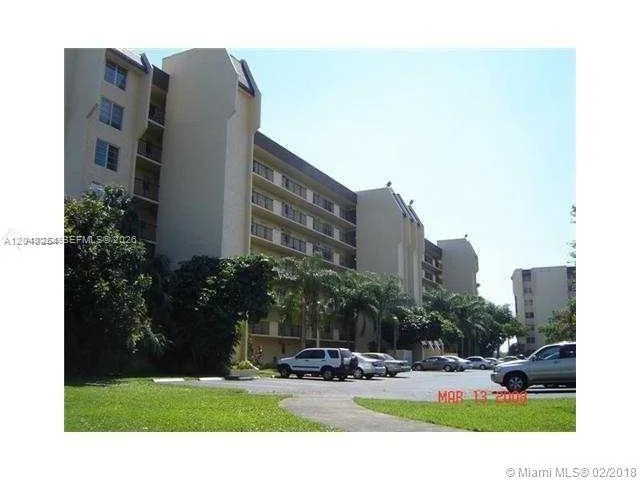 3001 W Rolling Hills Cir # 701, Davie, FL 33328
