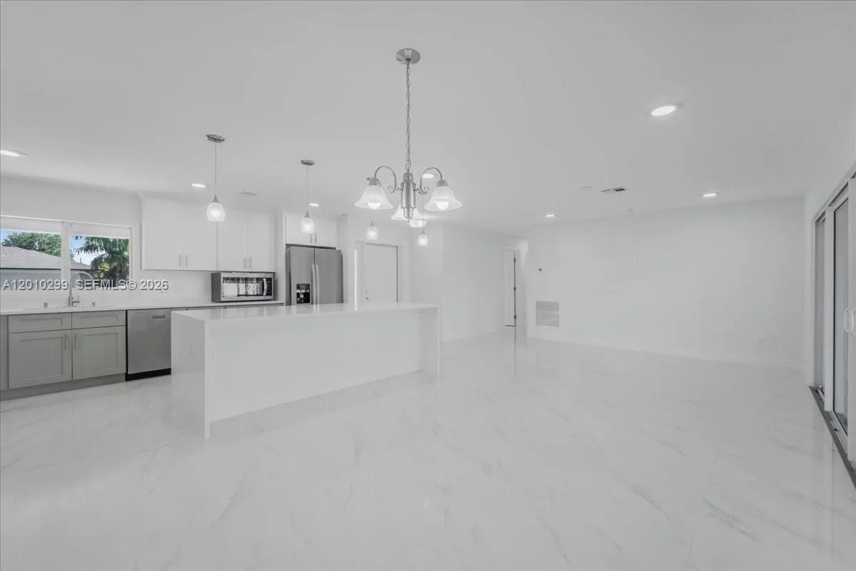 105 SE 45th, Other City - In The State Of Florida, FL 33904 photo 10