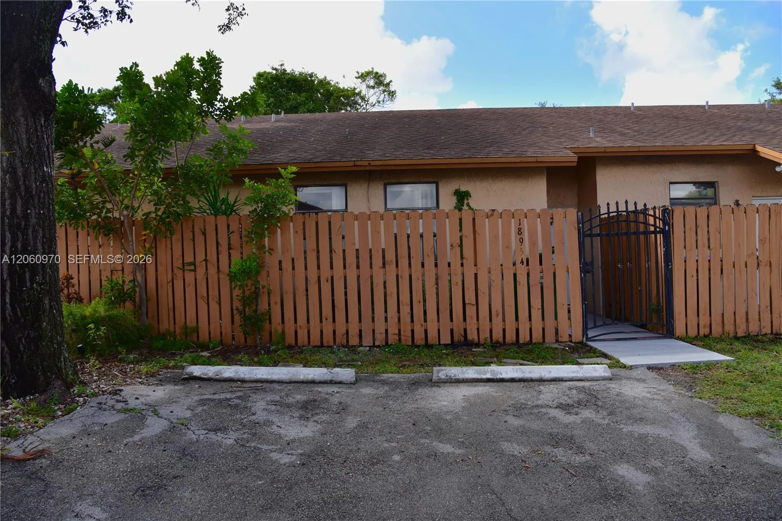 18954 NW 67th Pl # 18954, Hialeah, FL 33015