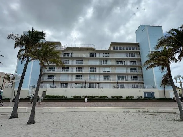 300 Oregon Street # 401, Hollywood, FL 33019