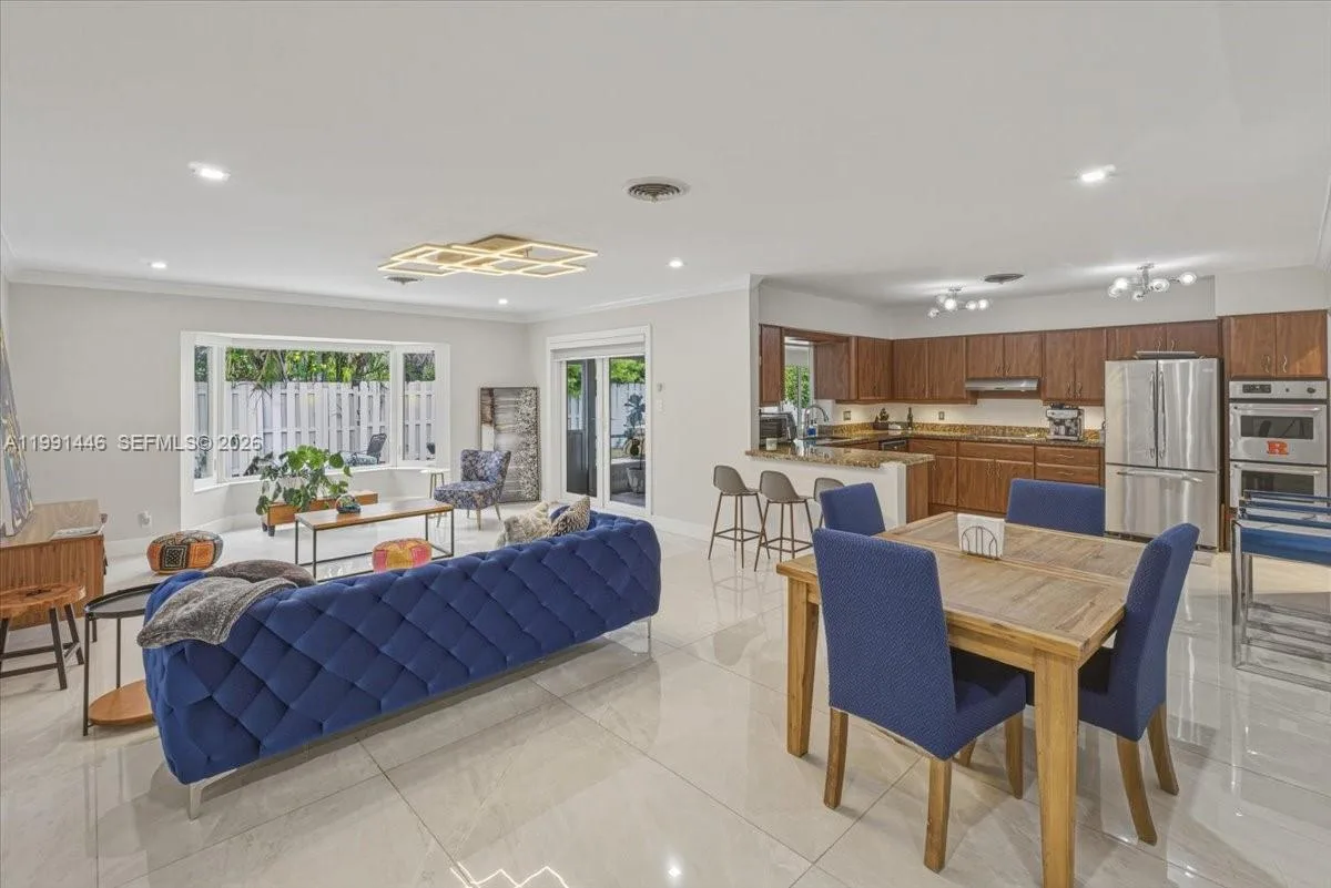 2901 NW 10th Ave, Wilton Manors, FL 33311